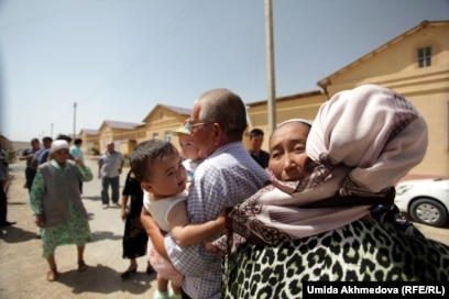 Бөксе, таяқ, белдік