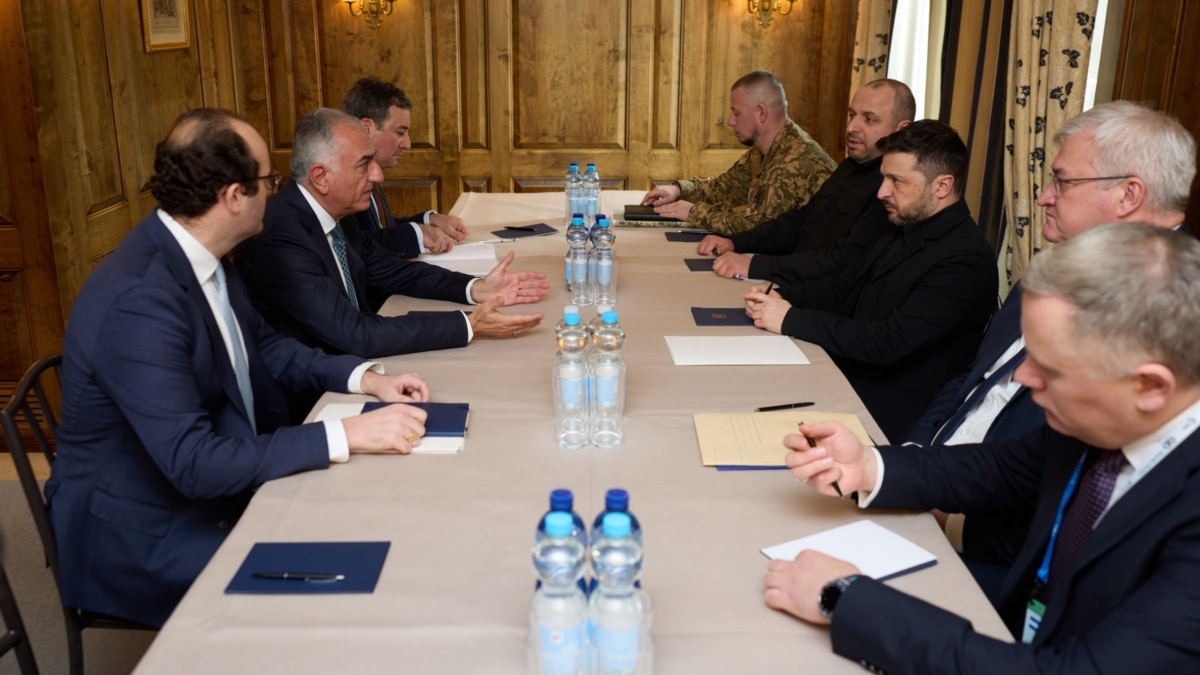 Зеленський у Мюнхені зустрівся з колишнім спадкоємним принцом Ірану в екзилі