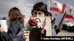 აქციებზე დაკავებული ქალების მხარდამჭერი აქცია ქალთა მეხუთე პენიტენციურ დაწესებულებასთან, 8 მარტი, 2026 წელი