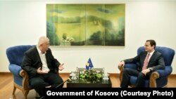 Kryeministri i Kosovës Albin Kurti me kryetarin e Lidhjes Socialdemokrate të Vojvodinës, Nenad Çanak.