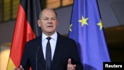 Cancelarul german Olaf Scholz a anunțat demiterea ministrului liberal de Finanțe, Christian Lindner, declanșând astfel o destrămarea coaliției de guvernare. 