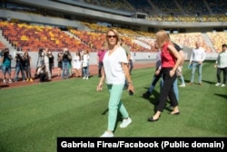 Actualul ministru al Familiei, Gabriela Firea, pe Arena Națională din București, pe vremea când era primar, în vara lui 2019.