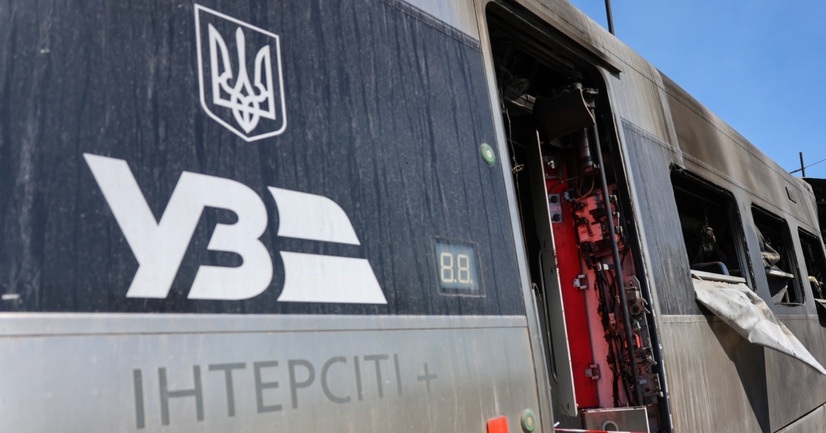 Укрзалізниця повідомила про затримки поїздів через обстріли на Донеччині