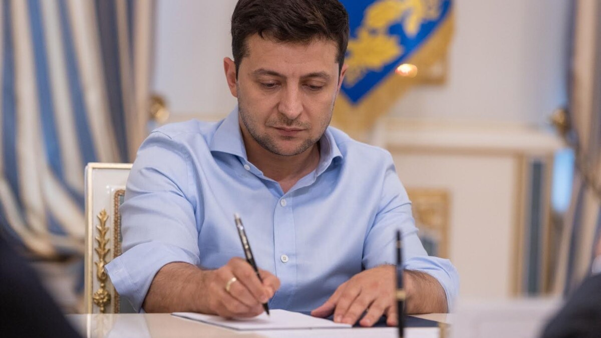 zelenskiy-podpisal-zakon-ob-elektronnoy-torgovle-lekarstvami Зеленский подписал закон об электронной торговле лекарствами
