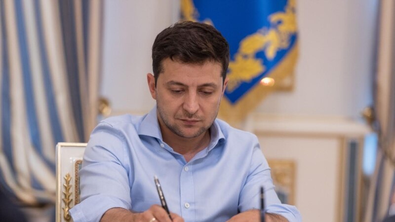 На подпись президенту Зеленскому передали закон об абитуриентах из ОРДЛО и Крыма