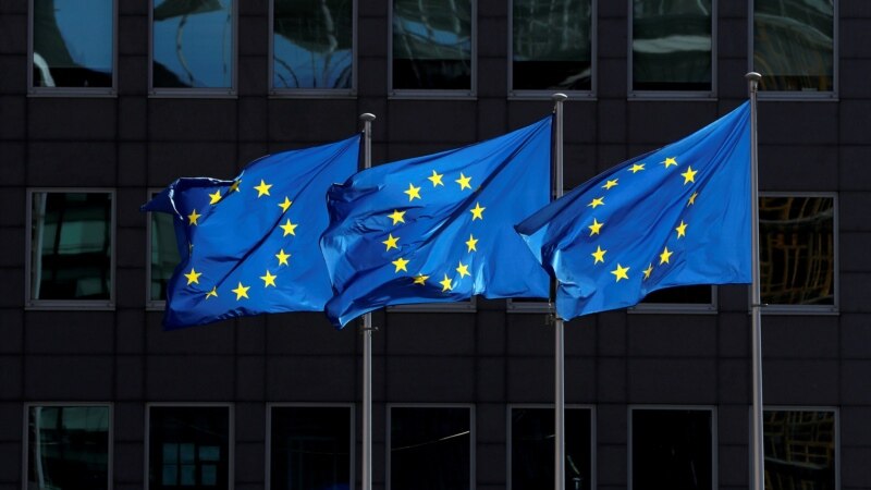 Евросоюз одобрил третий пакет санкций в отношении властей Беларуси. В нем 29 имен и семь компаний