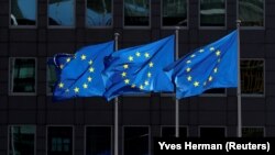 Flamuj të BE-së.