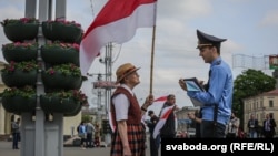 Ніна Багінская на акцыі «Праспэкт нацыянальнага сьцяга», 2016