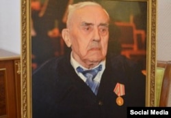 Чыгыш таануучу Теодор Адамович Шумовский (1913—2012).