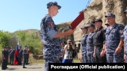 Церемония принятия присяги новобранцами Росгвардии в Севастополе, 17 июня 2019 года