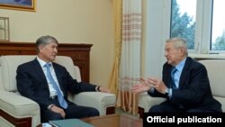 Кыргызстандын президенти А.Атамбаев америкалык каржы ишкери жана демөөрчү Жорж Соросту кабыл алды. 17.11.2014. 
