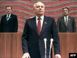 1990 год, избрание Горбачёва президентом СССР