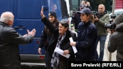 U jednoj od policijskij akcija uhapšena je i majka poslanika opozicionog Demokratskog fronta Milana Kneževića, Ratka Knežević: 31. januar 2020.