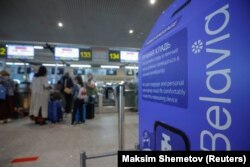 Стойка авиакомпании "Белавиа" в московском аэропорту Домодедово