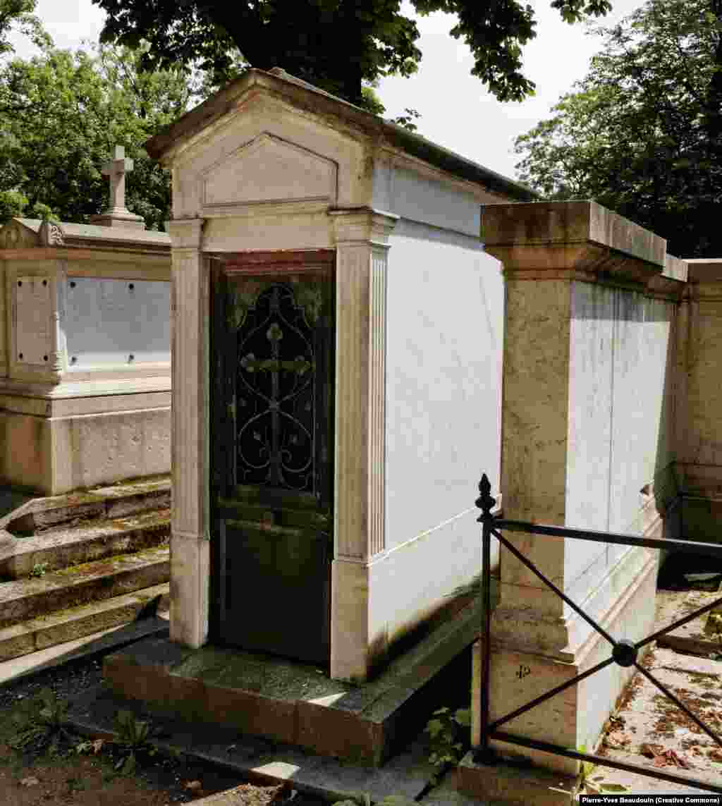 The July 13 ceremony marked the second time Gudin&rsquo;s remains have been repatriated. After his death in 1812, the slain general&rsquo;s heart was cut from his body and transported to Paris where it is interred in this sepulchre in Pere Lachaise Cemetery. &nbsp;