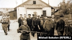 A photo of Gulag prisoners in Perm (undated).