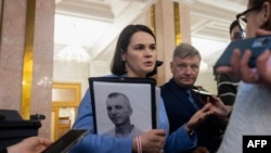  Світлана Тихановська зазначила, що важливо цінувати кожен вклад у боротьбу за вільну Україну, адже, на її думку, незалежна Україна означає незалежна Білорусь