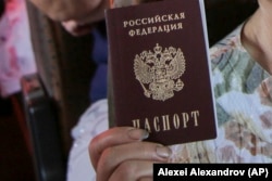 Українців в окупації примушують до отримання російського паспорта – Олександр Чуб