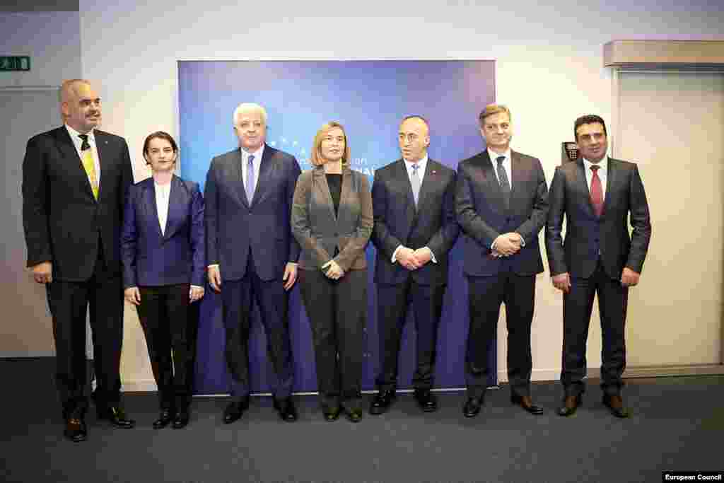 ФРАНЦИЈА - Државите од Западен Балкан во 2018 година ќе добијат над една милијарда евра од Европската унија за подготовки за членство, се наведува во Декларација на Европската комисија по повод прифаќањето на Стратегијата за проширување на ЕУ кон Западен Балкан.