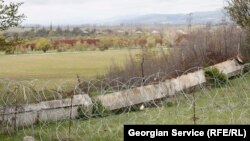 Жизнь в Ленингорском районе все больше напоминает гетто. За любое противление произволу, унижению, за любое проявление личного достоинства следует неминуемая кара, и выполняют ее такие же жители гетто
