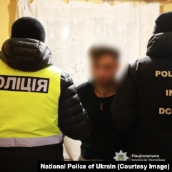 Кадри зі спільної операції молдовської та української поліції під назвою «Енігма 2.0»