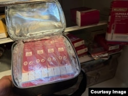 თამუნა იარაჯული გვეუბნება, რომ ოჯახში ორი მაცივარი შვილების წამლებით აქვთ სავსე