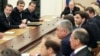 Ռուսաստան -- Վարչապետ Դմիտրի Մեդվեդեւը (3-ը աջից) եւ նախագահ Վլադիմիր Պուտինը (սեղանի գլխավերեւում) մասնակցում են նոր ձեւավորված կառավարության նիստին, Մոսկվա, 21-ը մայիսի, 2012թ․