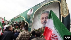 تصویری از عبدالرحیم موسوی، رئیس ستاد مشترک نیروهای مسلح جمهوری اسلامی، که روز ۹ اسفند در حملهٔ اسرائیل کشته شد