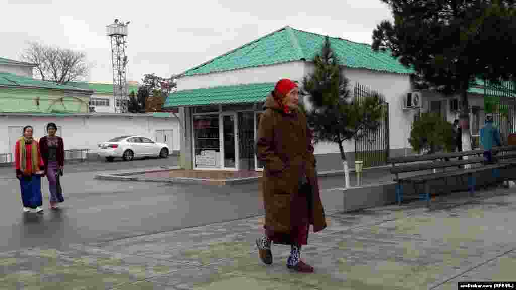 Жители Ашхабада
