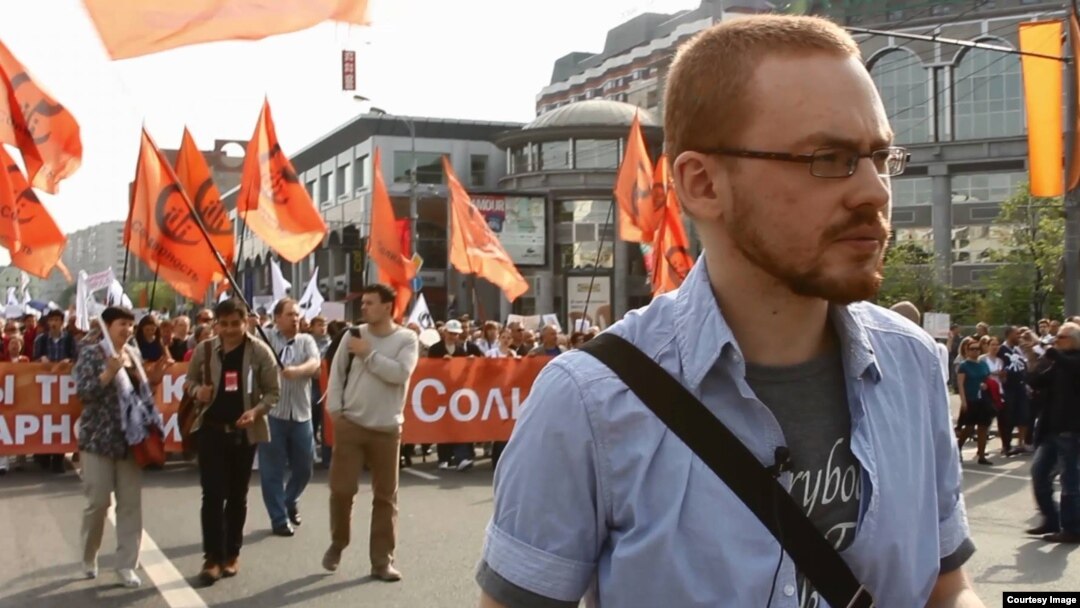Кадр из фильма "Путин навсегда?". Всеволод Чернозуб на митинге 6 мая 2012 года