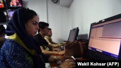 طالبان پس از تسلط به قدرت در افغانستان محدودیت های فراوانی بر کار خبرنگاران و رسانه ها به ویژه خبرنگاران زن اعمال کرده و بسیاری از خبرنگاران مجبور شده اند کشور را ترک کنند