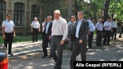 Štefan Füle și Dirk Schuebel la marșul LGBT de la Chișinău, 19 mai 2013.