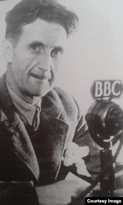 Оруэлл работал на радио с 1941 по 1943 год