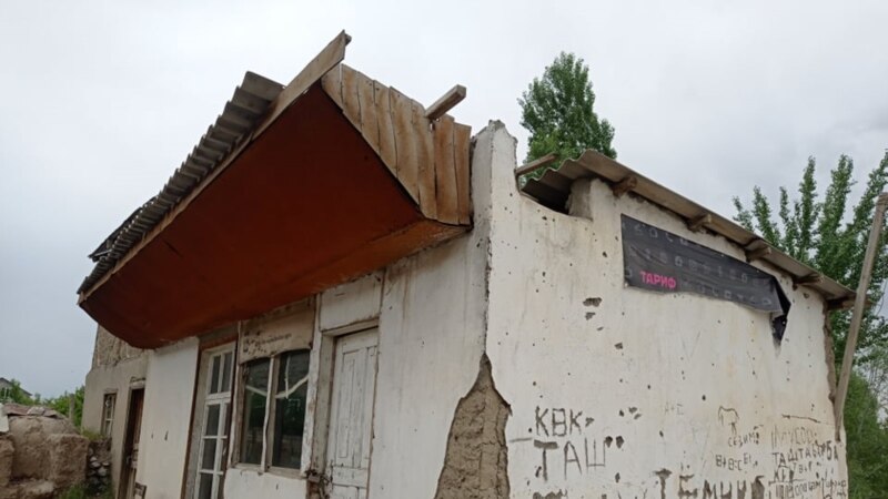 Кыргызстан заявил об обстреле таджикистанскими военными жилых домов. Таджикистан опровергает информацию