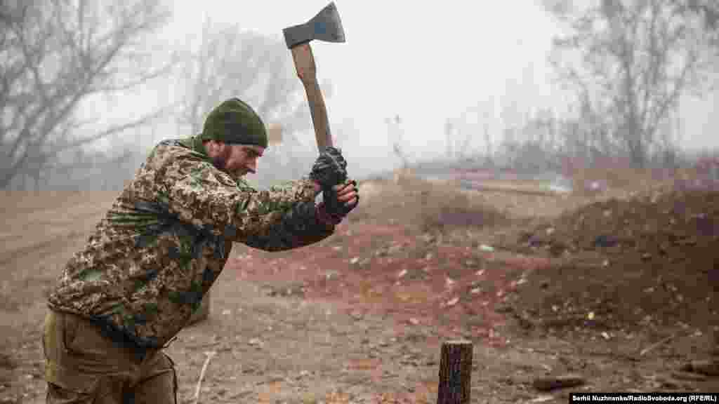 Зранку нас зустрів густий, немов молоко, туман. Поля вкриті білим маревом, у деяких місцях ледь видно навіть власні руки. Нам нагадали прикмету, що, мовляв, після семи туманів прийдуть морози. Пора готуватися до зими