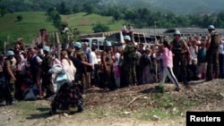 Forcat holandeze në Potoçari të Srebrenicës, 12 korrik 1995