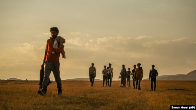 ارشیف: د ۲۰۲‍۱م کال د اګست ۱۷مه د ایران له لارې ترکیې ته رسېدلي افغان کډوال.