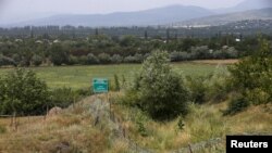 В ближайшее время районные администрации по согласованию с пограничниками приступят к работам по установке информационных знаков на въездах в пограничную зону Южной Осетии