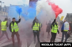 Движение "желтых жилетов" организовало во Франции волну массовых социальных протестов.