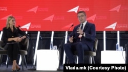 Извршната директорка Никица Мојсоска-Блажески и премиерот Христијан Мицкоски на самитот „Македонија 2025“, Скопје 12.05.2025
