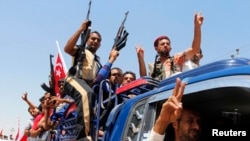 Shi'ite militia have joined Iraqi's army to fight Sunni militants from the Islamic State of Iraq and the Levant (ISIL).