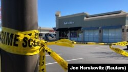 У здания FedEx, где произошел взрыв