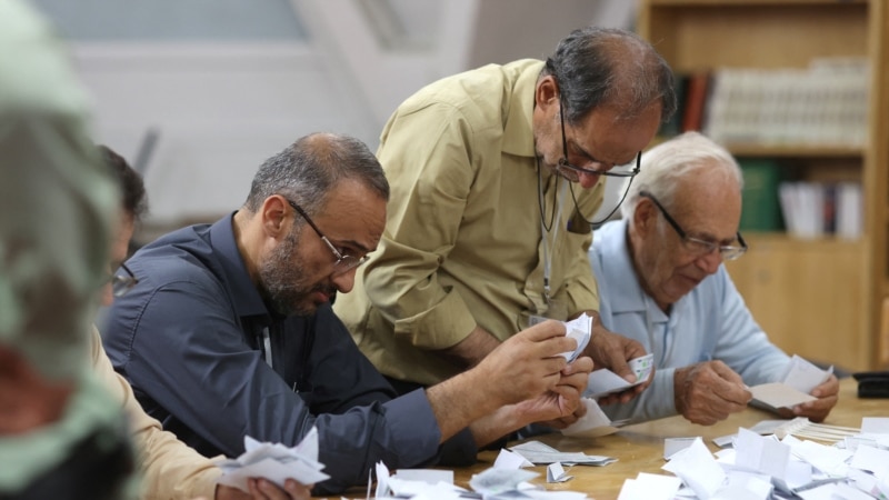 Zgjedhjet në Iran: Pezeshkian dhe  Jalili do të përballen në rundin e balotazhit