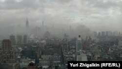 Дым от пожара над Манхэттеном