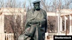 Пам'ятник Тарасу Шевченку в Казахстані у місті Форт-Шевченко 