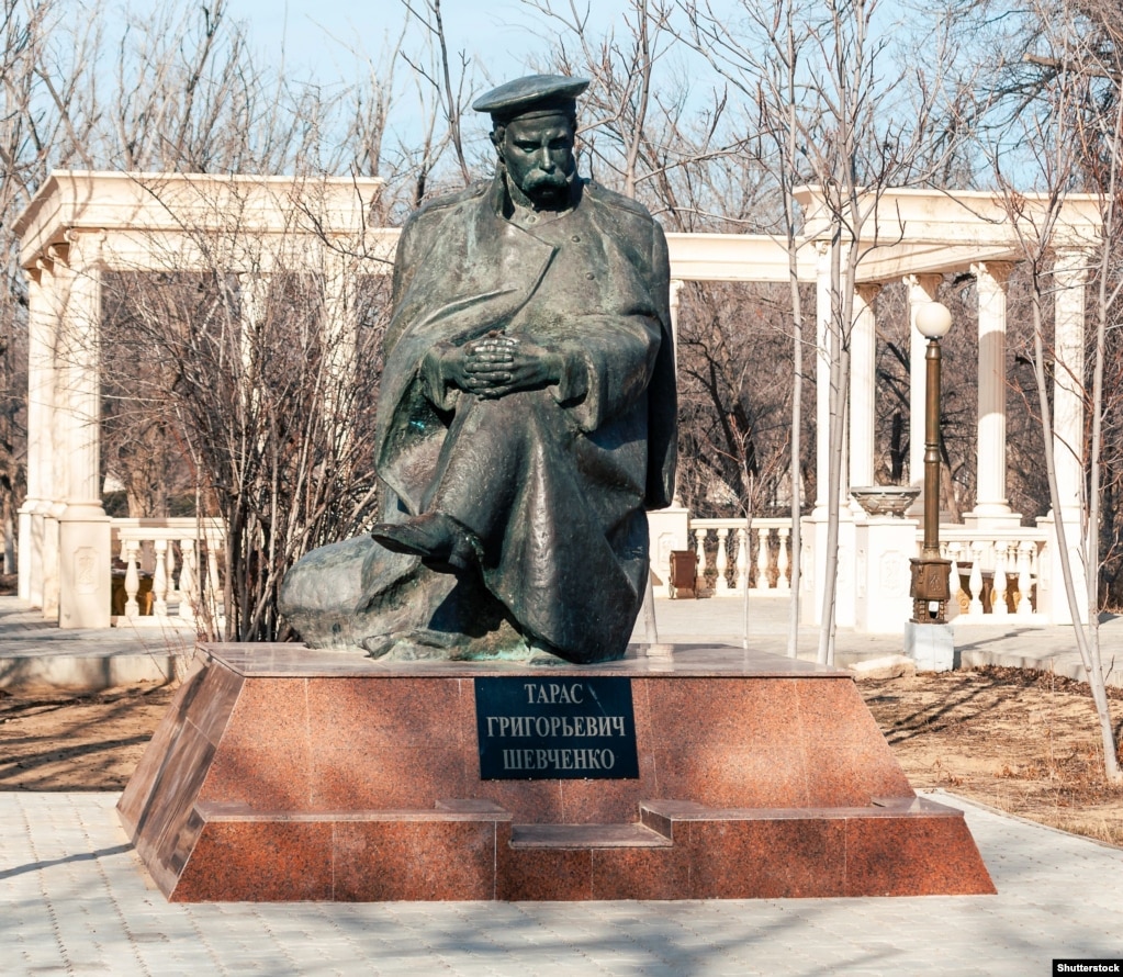 Пам'ятник Тарасу Шевченку в Казахстані у місті Форт-Шевченко