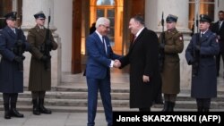 Jacek Czaputowicz îl întâmpină la Varșovia pe Mike Pompeo