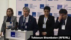 Алмазбек Атамбаев КСДПнын жыйынынан кийин. 6-апрель, 2019-жыл. 