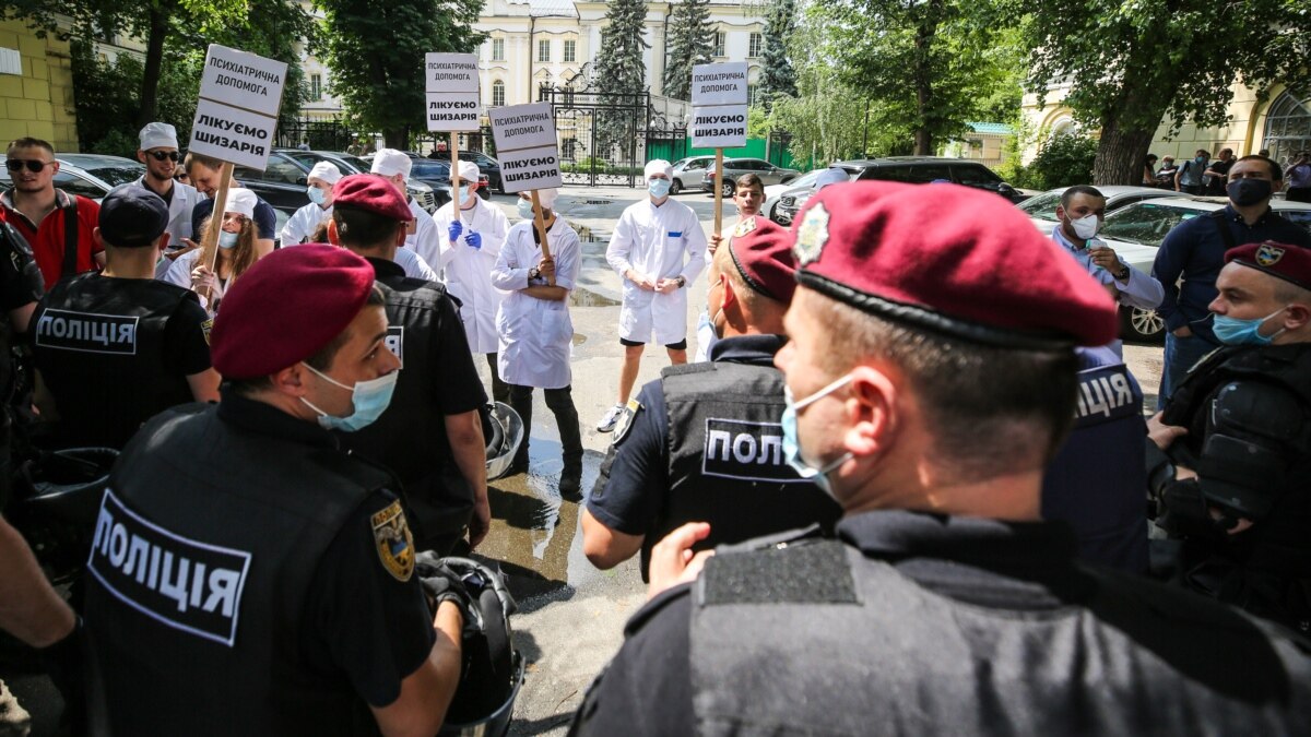 dlya-ukrainy-eto-marginalizaciya-politiki-polittehnologi-o-stolknoveniyah-partii-shariya-i-nackorpusu «Для Украины это маргинализация политики» - политтехнологи о столкновениях «Партии Шария» и «Нацкорпусу»