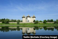 Cetatea Sorocii, unul dintre cele mai vechi monumente istorice și una dintre principalele atracţii turistice din R. Moldova.